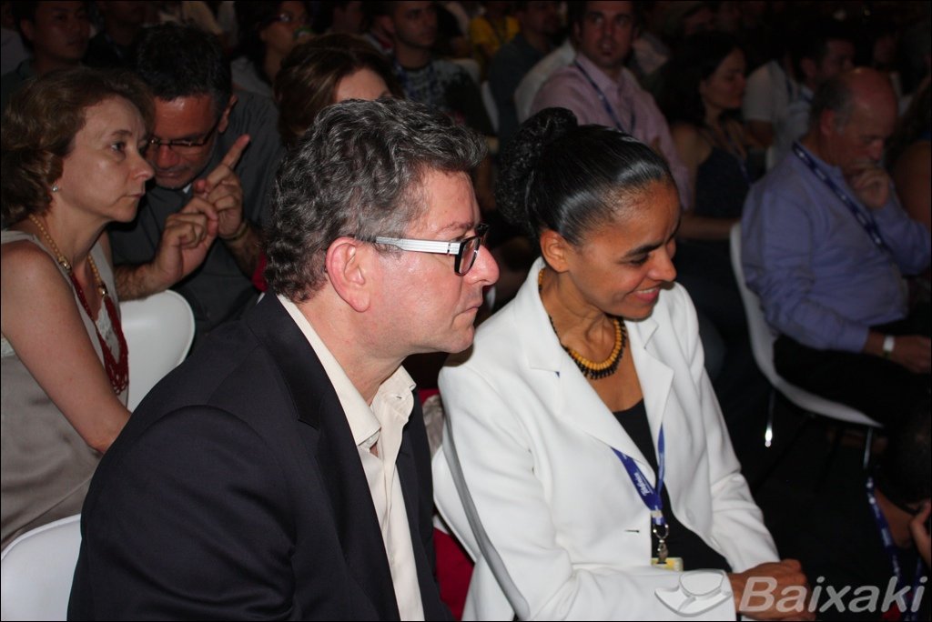 Marina Silva e outras personalidades políticas acompanharam o evento