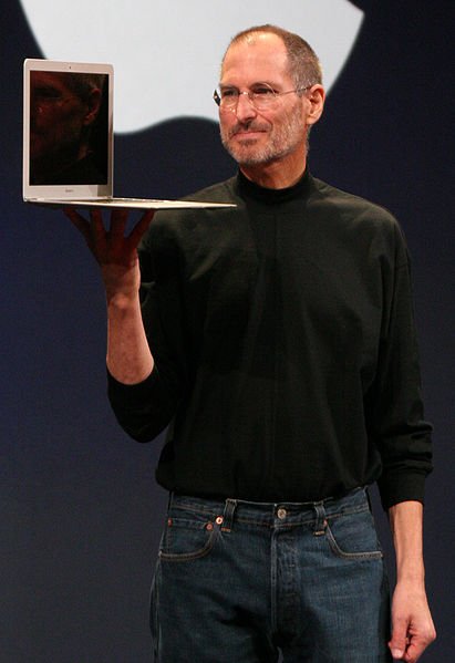 Steve Jobs e o controle total de suas criações.