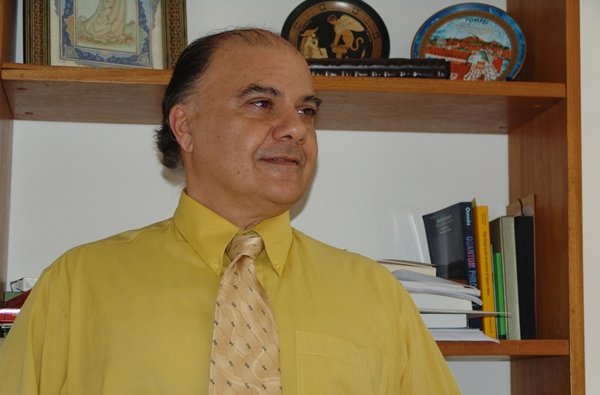 Prof. Dr. Elcio Abdalla, da USP