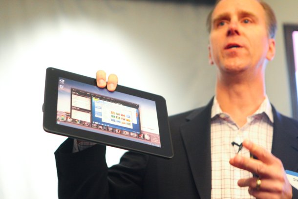 Protótipo de plástico do que será o tablet da Dell