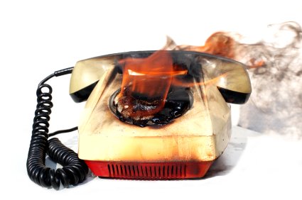 Cuidado com os dados que você passa pelo telefone!