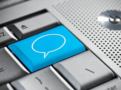 Hackers às vezes deixam o teclado e partem para a interação humana.