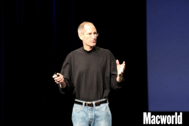 Steve Jobs no palco da conferência