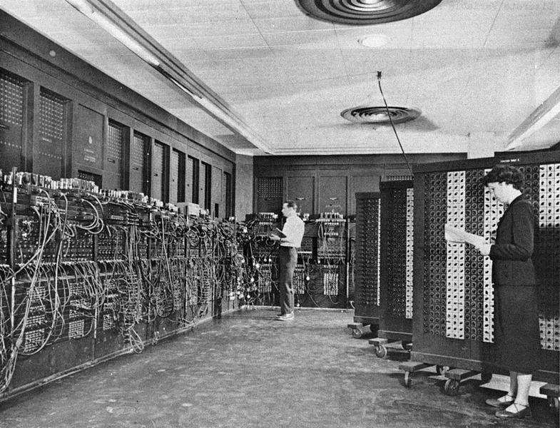 ENIAC e suas 18 mil válvulas
