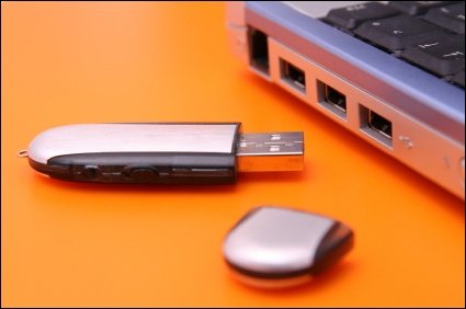 Entrada USB e dispositivo de armazenamento USB