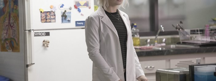 Izombie Liv Vira Uma Fofoqueira No Trailer Do Episódio 3x04 Minha Série 4135