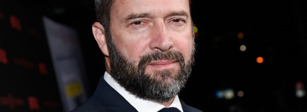 Sex Education James Purefoy Entra Para Série Com Gillian Anderson E