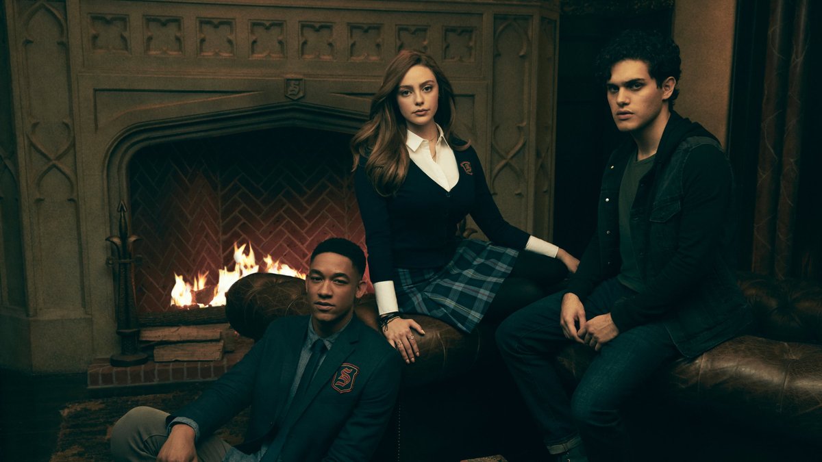 Legacies': Hope enfrenta uma dura realidade na promo oficial do episódio  04×04; Confira! - CinePOP