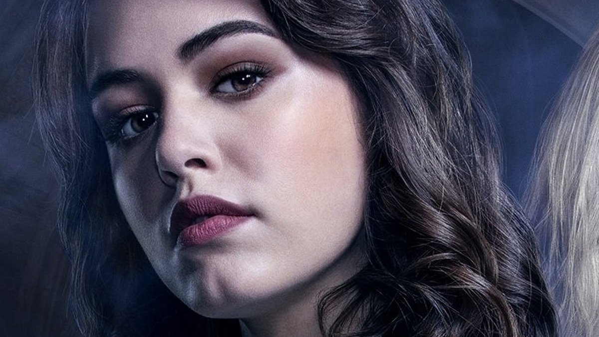 Warner Channel Brasil - SENTA QUE LÁ VEM TEXTÃO DE LEGACIES! Tudo que vocês  precisam saber das gêmeas Saltzman, você encontra aqui: Quando Jo estava  gravida, no dia de seu casamento, ela